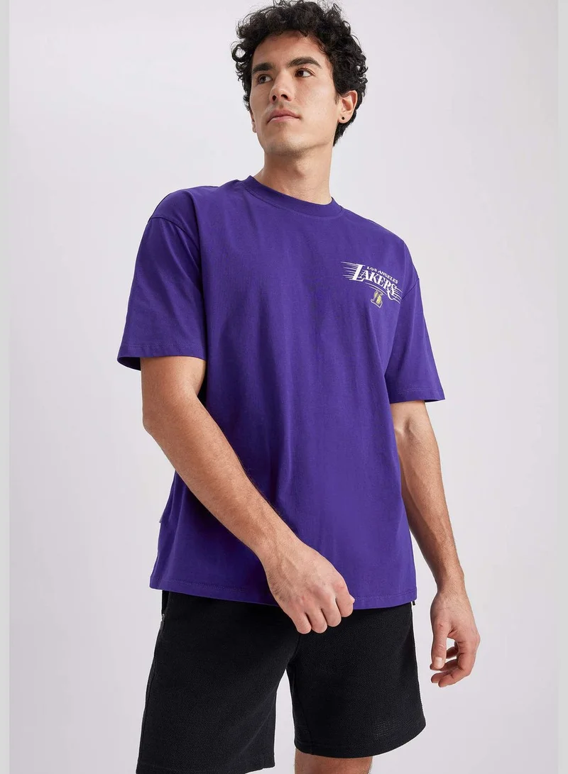 ديفاكتو Man NBA Los Angeles Lakers Licenced Crew Neck Short Sleeve Knitted T-Shirt