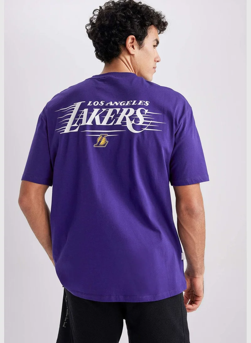 ديفاكتو Man NBA Los Angeles Lakers Licenced Crew Neck Short Sleeve Knitted T-Shirt