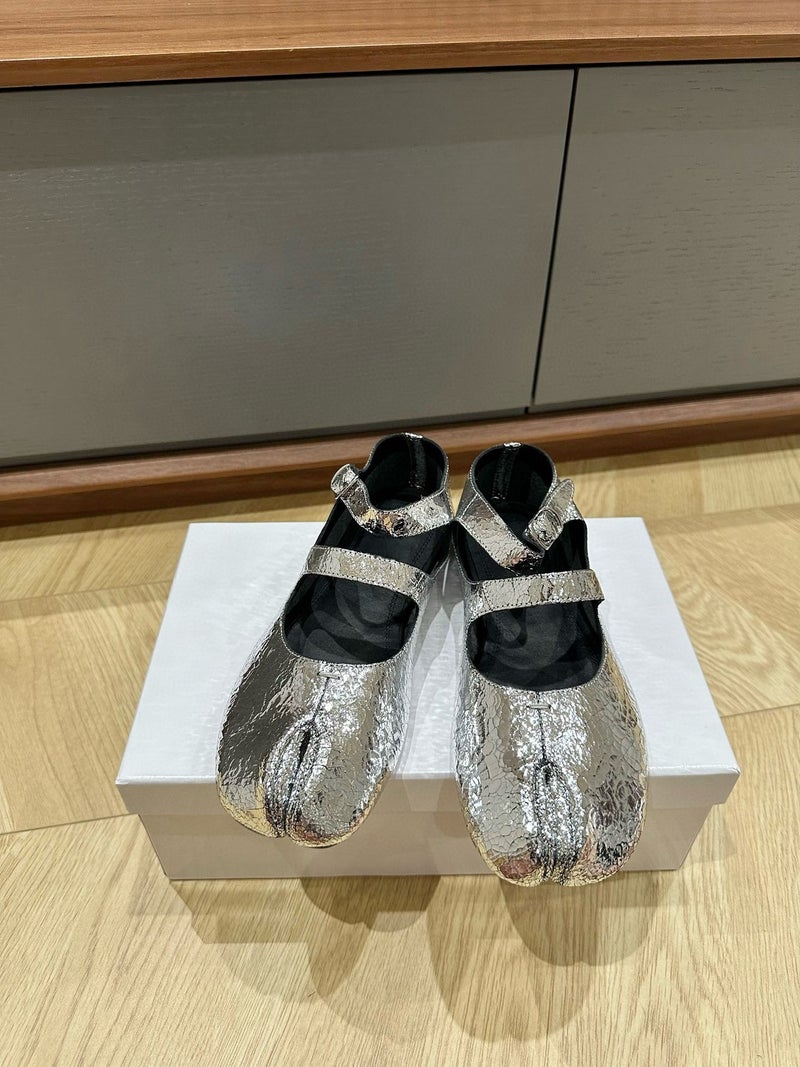 [Migua] Niche Style M6 Split-Toe Double-Strap Mary Jane Shoes Tabi Pig Trotters Flats Ballet Soft Shoes - Image 1