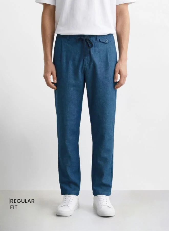 The Indian Garage Co Men Regular Fit Solid Cross Pocket Mid-Rise Trousers