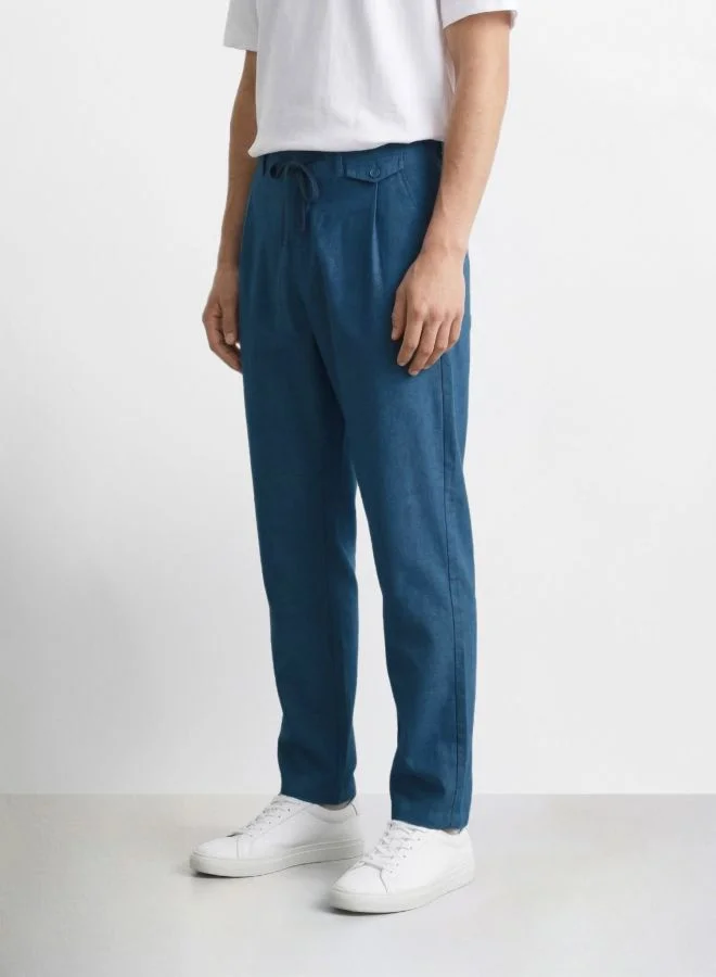 The Indian Garage Co Men Regular Fit Solid Cross Pocket Mid-Rise Trousers