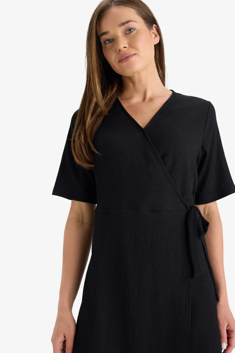 ديفاكتو Regular Fit V-Neck Dress
