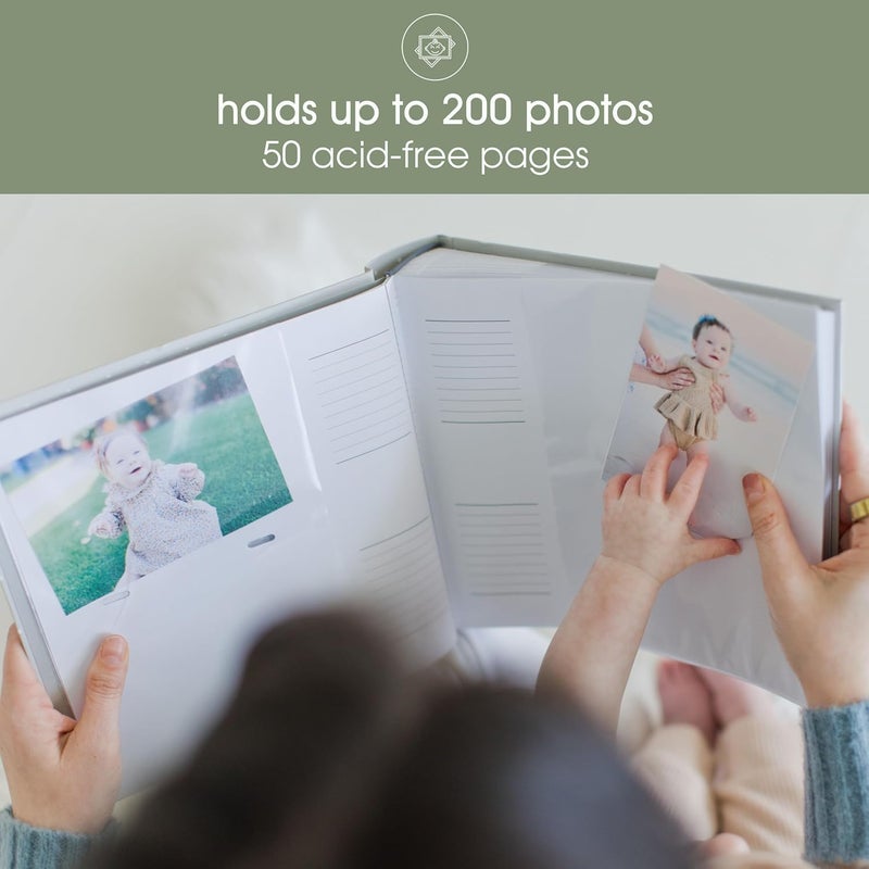 pearhead ألبوم صور الأطفال من بيرهاد - كتاب تذكاري للآباء الجدد والمرتقبين - ملحقات أطفال محايدة للجنس - هدية مثالية لحفلة استقبال المولود - يحمل 200 صورة - رمادي مع نقاط بيضاء - Image 5