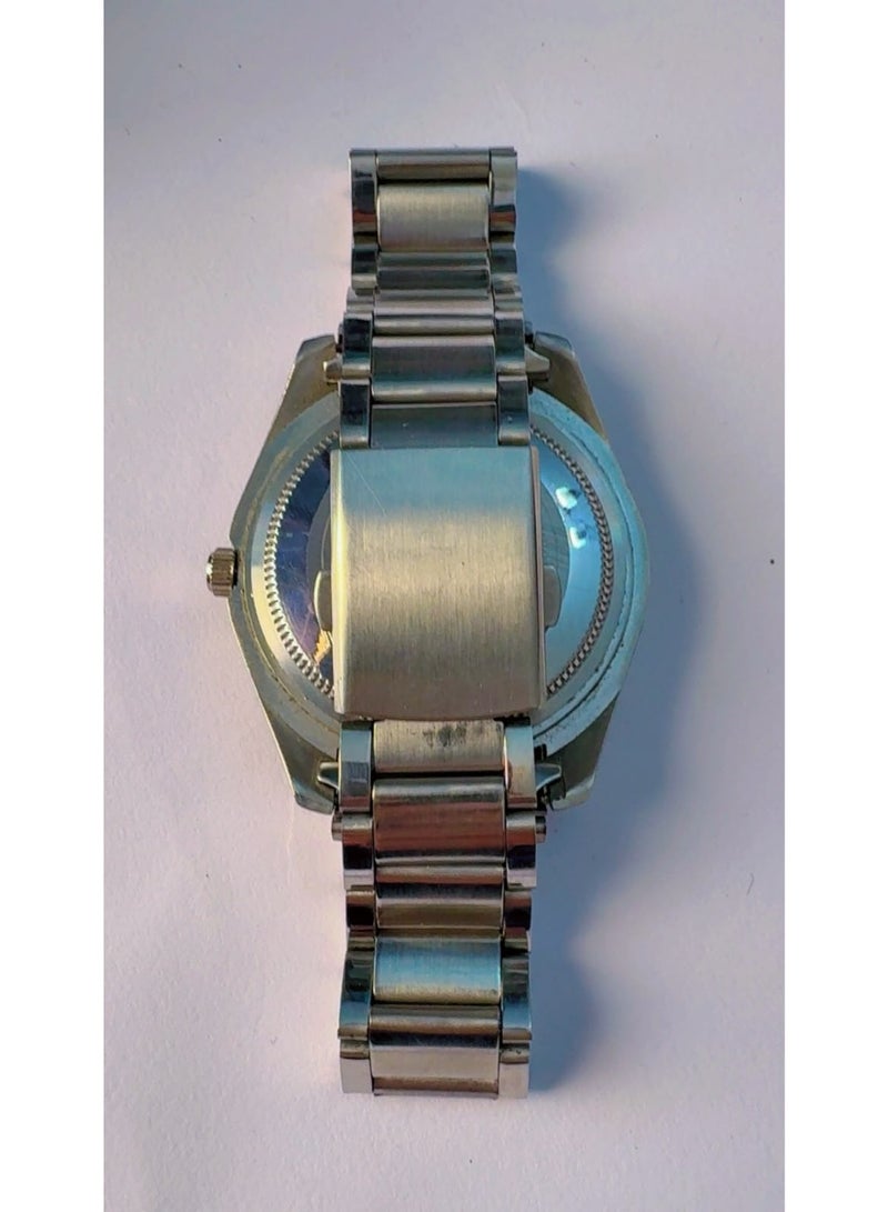 IIK Collection IIK TWOK 2000 Men's Quartz Watch – Blue Dial, Stainless Steel Strap (Pre-Owned / Like Brand New) - Image 4