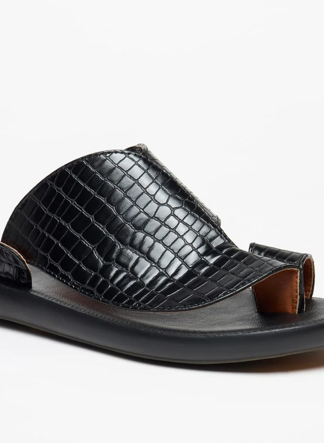 LBL by Shoexpress Men Textured SlipOn Arabic Sandals with Toe Loop Detail