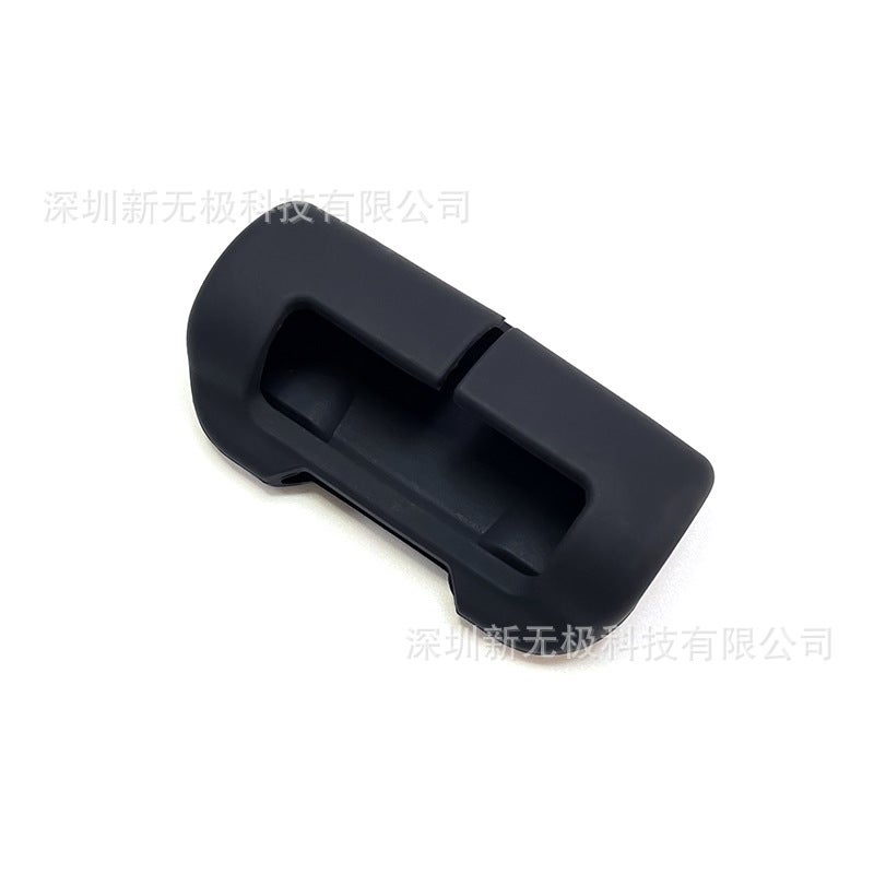 Car Universal Safety Belt Buckle Protective Cover Car Supplies Front Row Large Silicone Safety Belt Buckle Cover - Image 1