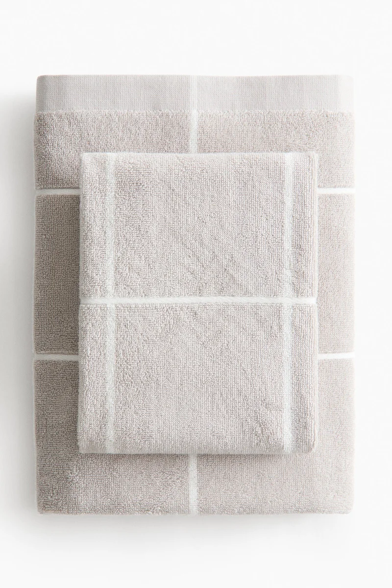 H&M Grid-patterned bath towel