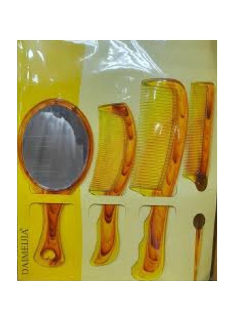 أمشاط شعر 3 قطع متنوعة الأحجام والتصميمات مع مرآة يد أنيقة باللون العسلي- طقم عملي ومتكامل لتصفيف الشعر - بسهولة وأناقة في المنزل أو أثناء السفر - Image 1