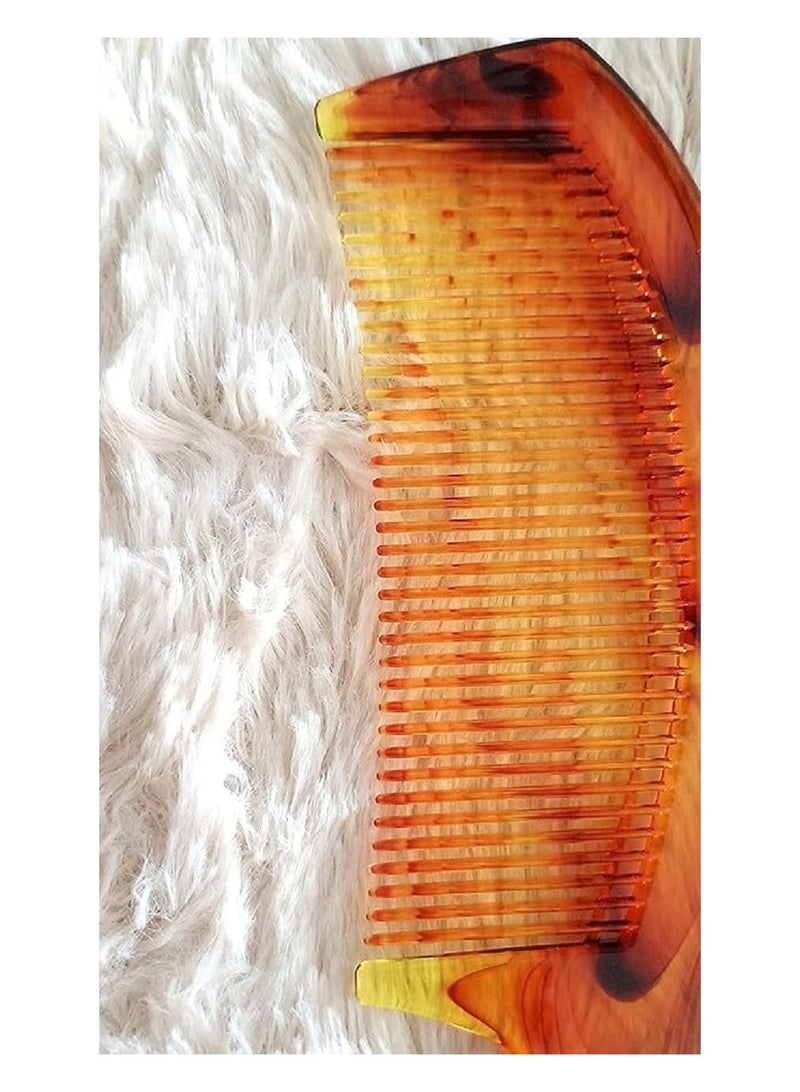 أمشاط شعر 3 قطع متنوعة الأحجام والتصميمات مع مرآة يد أنيقة باللون العسلي- طقم عملي ومتكامل لتصفيف الشعر - بسهولة وأناقة في المنزل أو أثناء السفر - Image 2