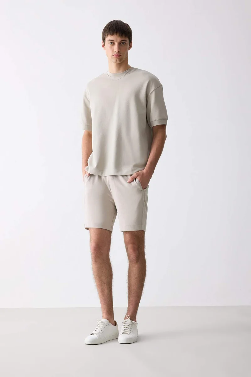 ديفاكتو Regular Fit Regular Hem Shorts