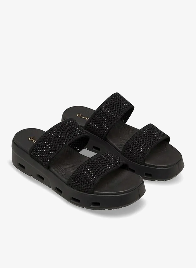 لو كونفورت صنادل نسائية مطرزة بتقنية فلاي نيت من تشكيلة رمضان