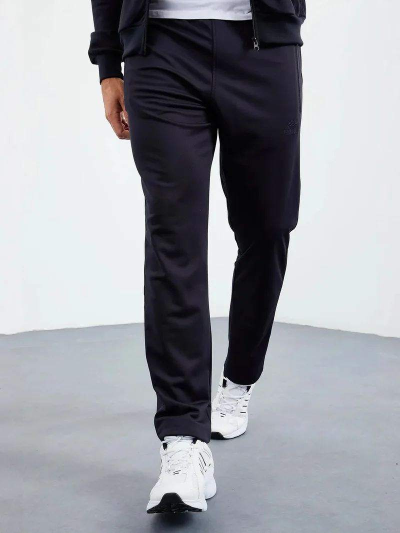 تومي لايف TOMMY Men's Scuba Knit Active Set With Zipper Collar