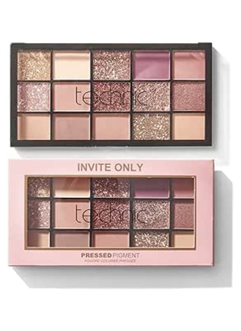 Technic Eye shadow set consisting of 15 colors from Technic  - Image 1