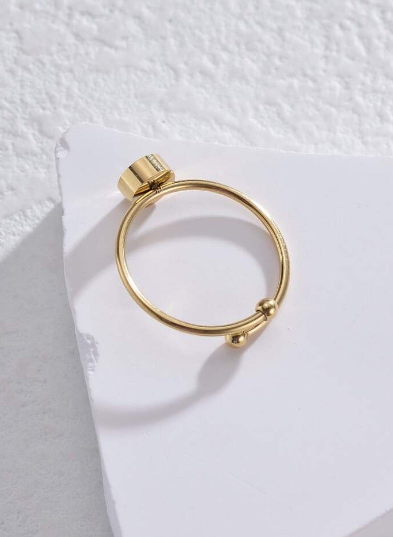 إيكوال خاتم نسائي من الاستانلس ستيل مطلي باللون الذهبي بمقاس موحد - Image 3