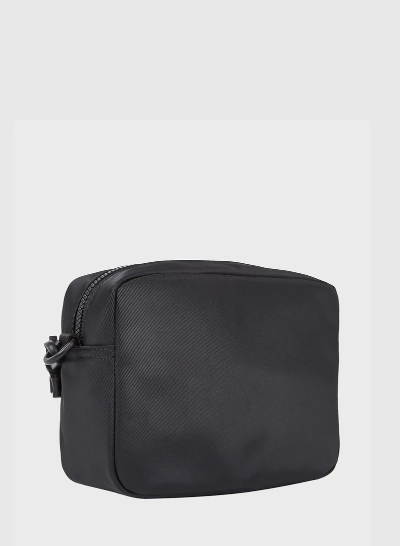 TOMMY JEANS Logo Messenger Bag