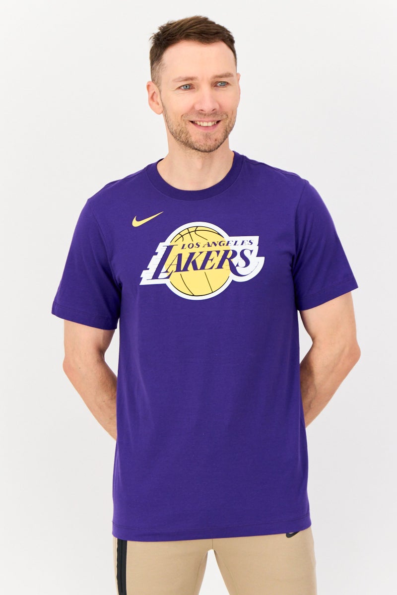 Nike تي شيرت كرة السلة للرجال من نايك × NBA بأكمام قصيرة لوس أنجلوس ليكرز، بنفسجي - Image 1