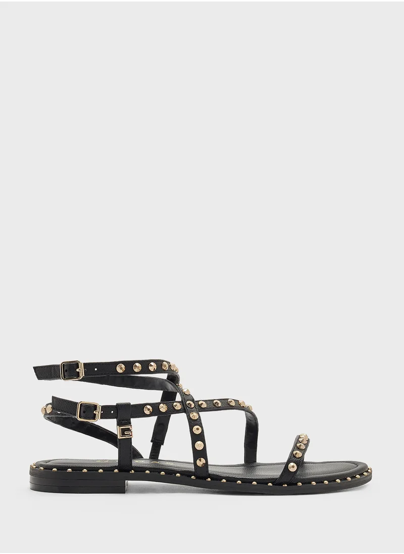 GUESS Yamara Casual Flat Sandals