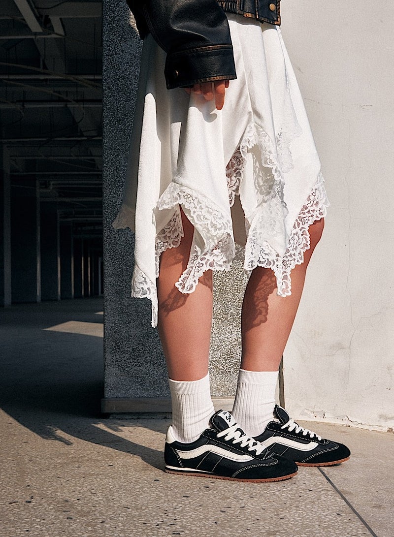 VANS Super Lowpro Casual Sneakers in Black-Lifestyle Shoes for Men/Women/Students - Image 3