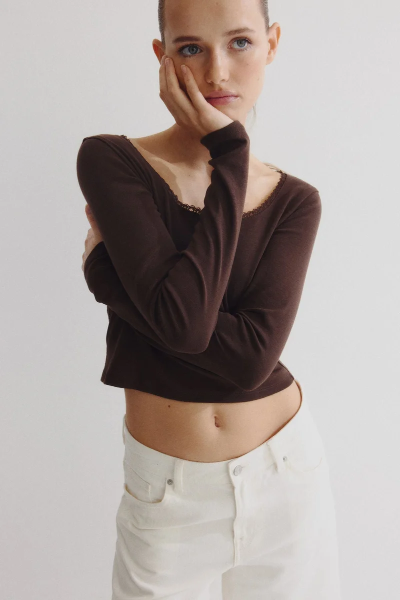 اتش اند ام بلوزة بقبة واسعة