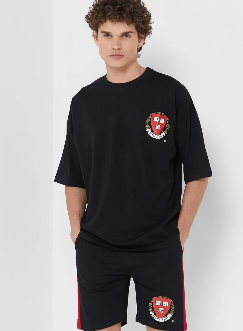 أوربان هول تيشيرت فضفاض