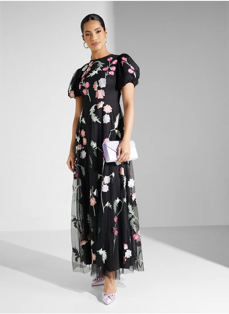 مايا Floral Embroidery Open Back Black Maxi Dress