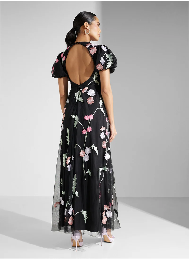 مايا Floral Embroidery Open Back Black Maxi Dress