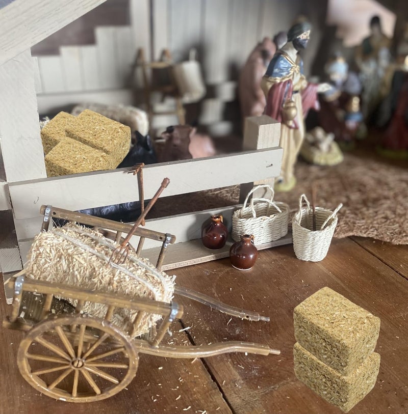 DoubleWood Mini Hay Bales Decorative Straw Bales, 12Pcs Mini Haystack Miniature Hay Bales for Dollhouse, Craft, Farm, Halloween, Table Decor, Autumn Harvest Decoration (12) - Image 3