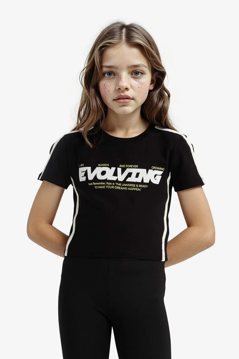 ديفاكتو Girl Slim Fit Slogan Printed Corduroy T-Shirt