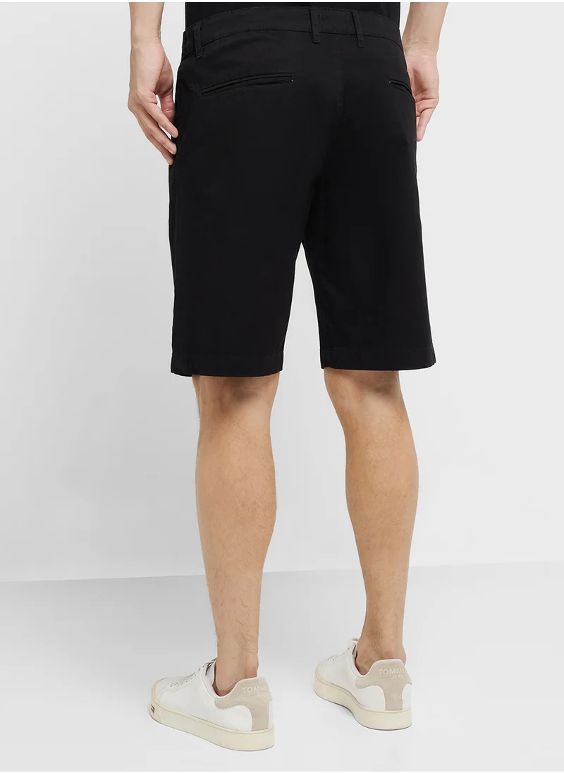 روبرت وود Oversized Chino Shorts