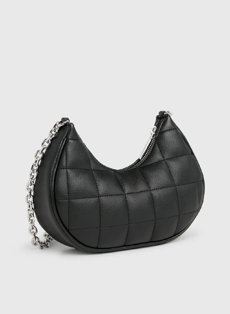 كالفن كلاين شنطة كتف مبطنة