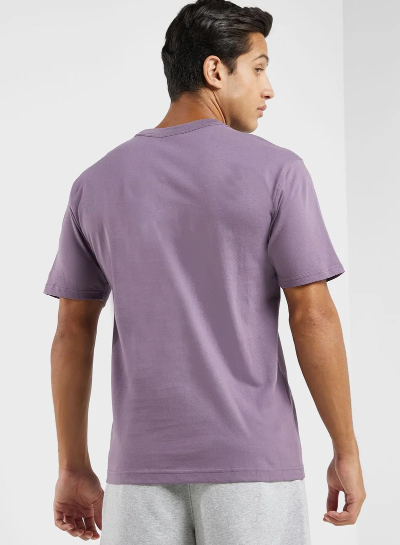 نيو بالانس Athletics Varsity T-Shirt