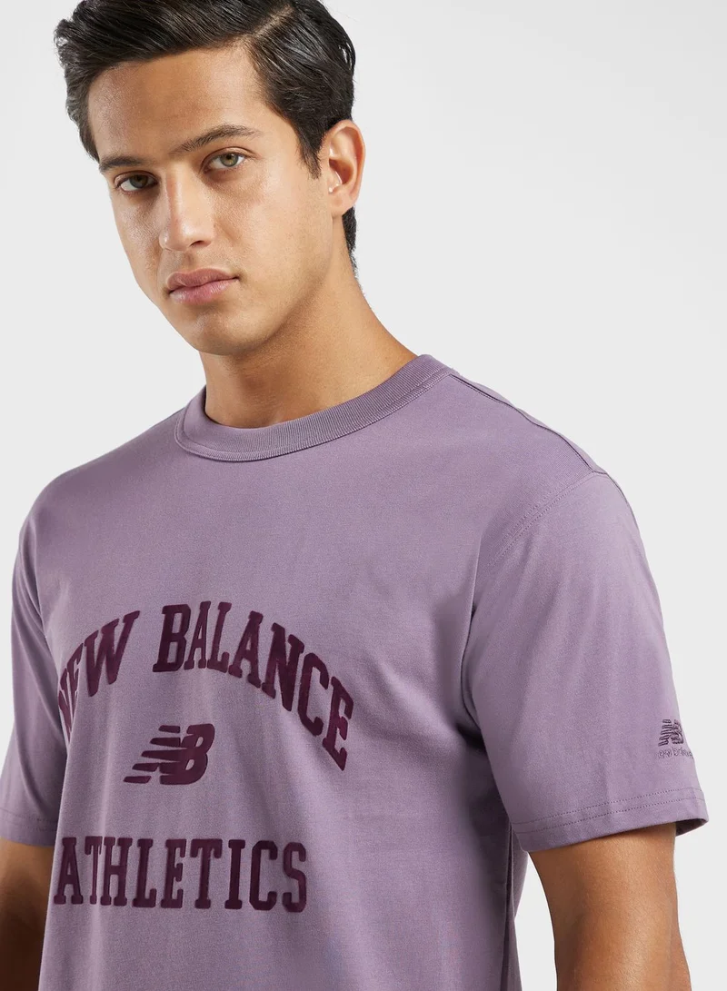 نيو بالانس Athletics Varsity T-Shirt