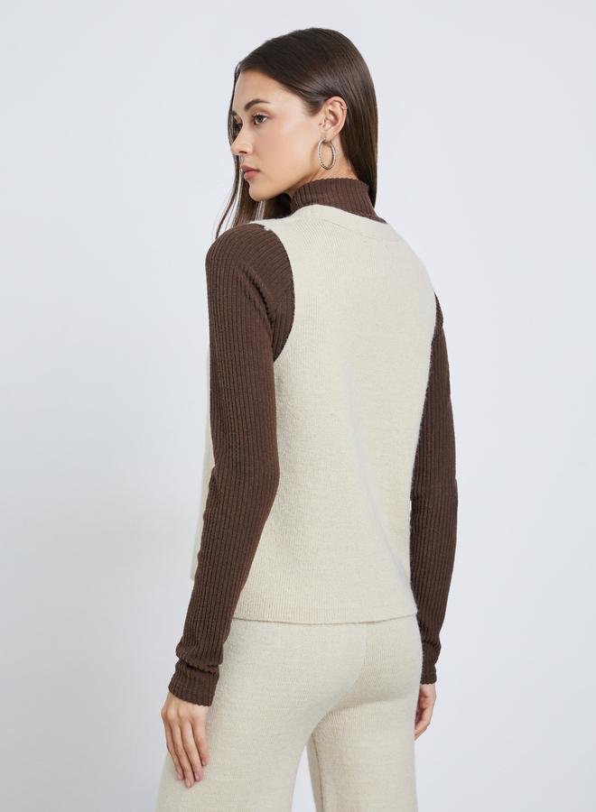 Styli Sleeveless V-Neck Flat Knit Vest - Image 5
