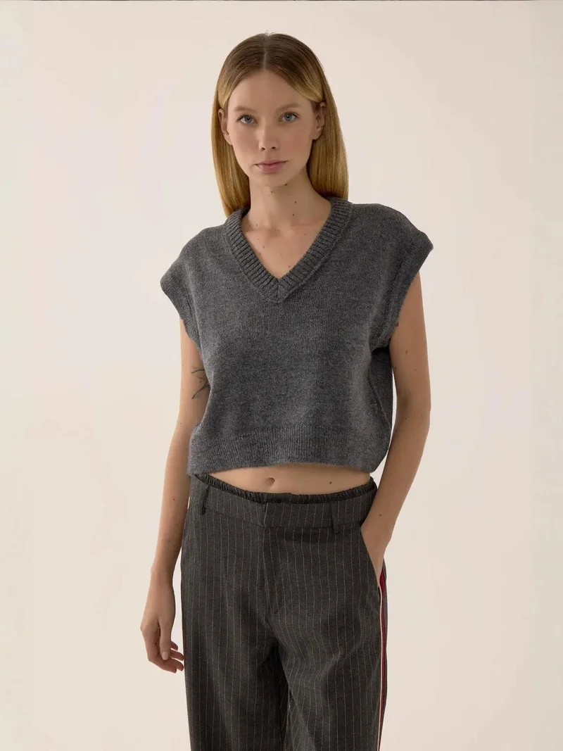 HICCUP V-Neck Cropped Sweater Vest