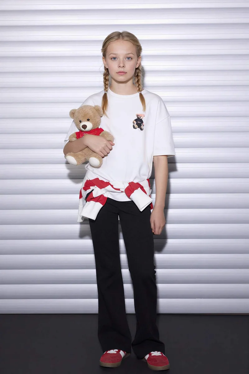 ديفاكتو Oversize Fit Short Sleeve T-Shirt