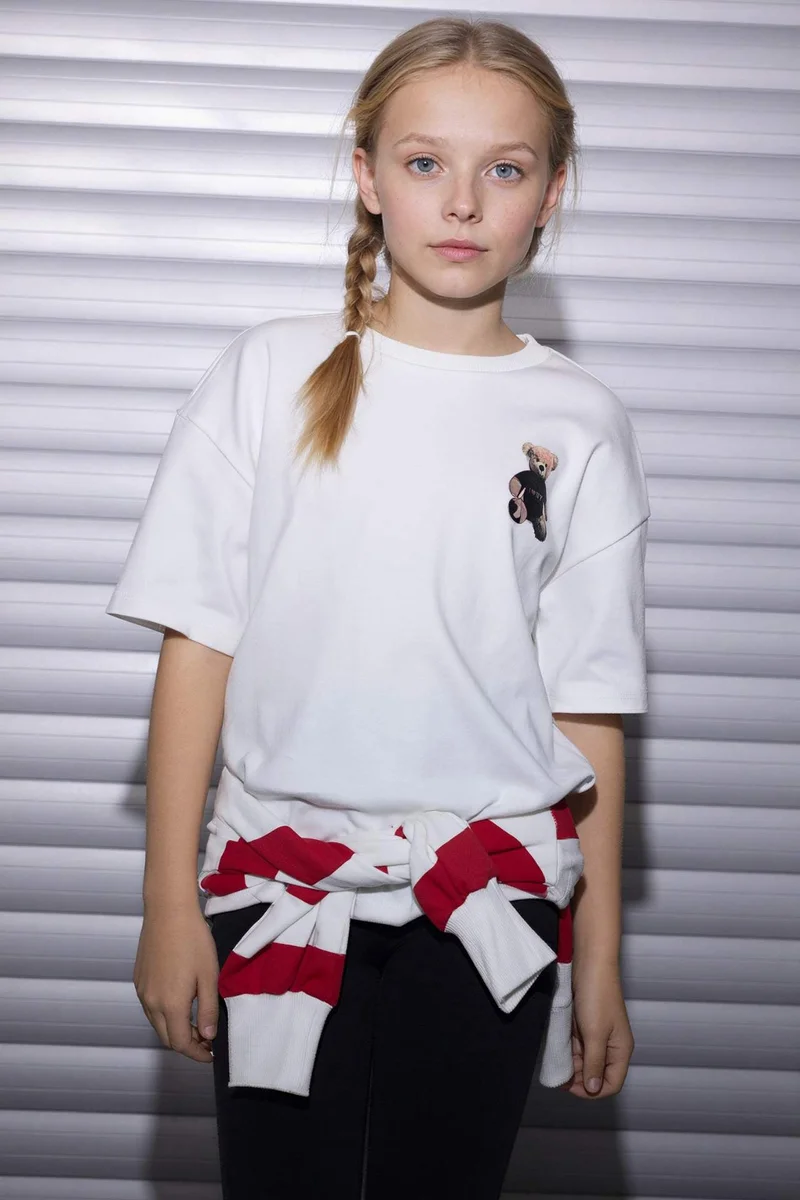 ديفاكتو Oversize Fit Short Sleeve T-Shirt