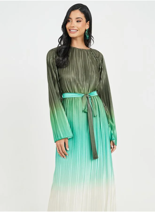 Styli Accordion Pleated Ombre Print Shift Maxi Dress
