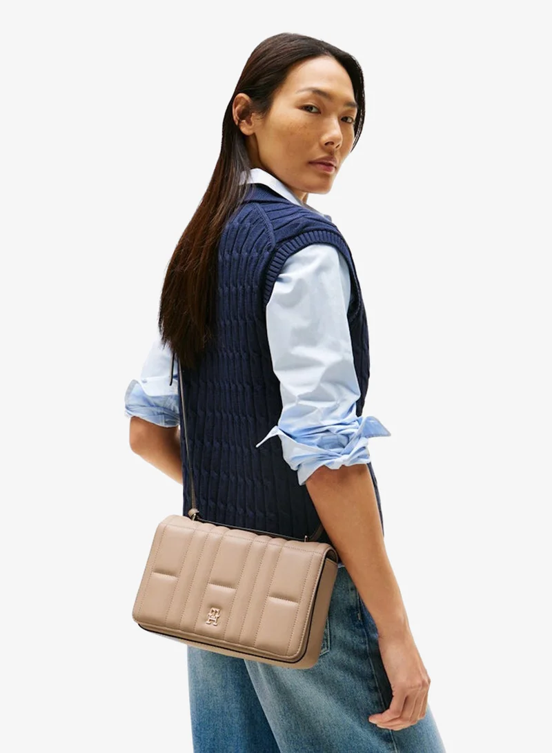 TOMMY HILFIGER Logo Detailed Feminine Crossbody