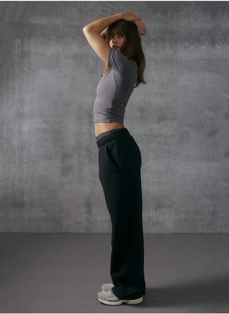 H&M Cropped Sports Top In Drymoveâ„¢