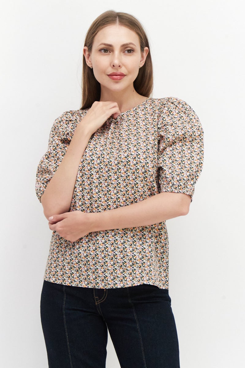 VERO MODA بلوزة نسائية بأكمام قصيرة على شكل جولة، مطبوعة بالكامل، بيضاء - Image 1