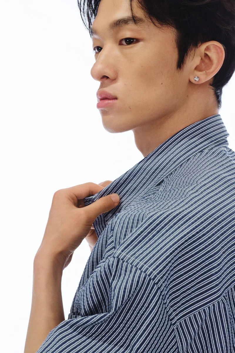 H&M  Loose Fit Short-sleeved seersucker shirt for Men | Best Price UAE