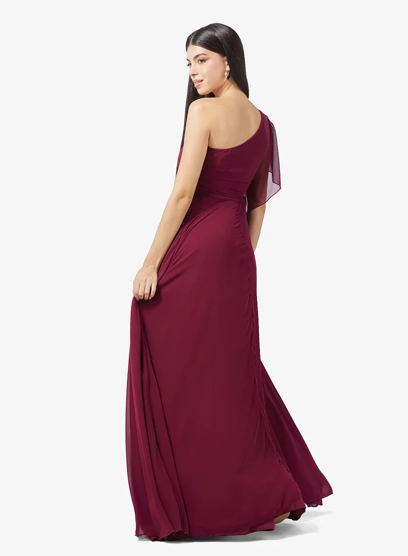 ايلا ليمتد اديشن فستان بكتف واحد بفتحة