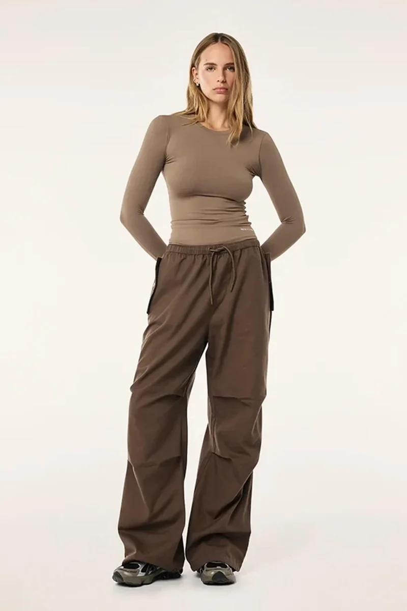 بي إي نيشن Navigator Wide-Leg Dark Cargo Pants