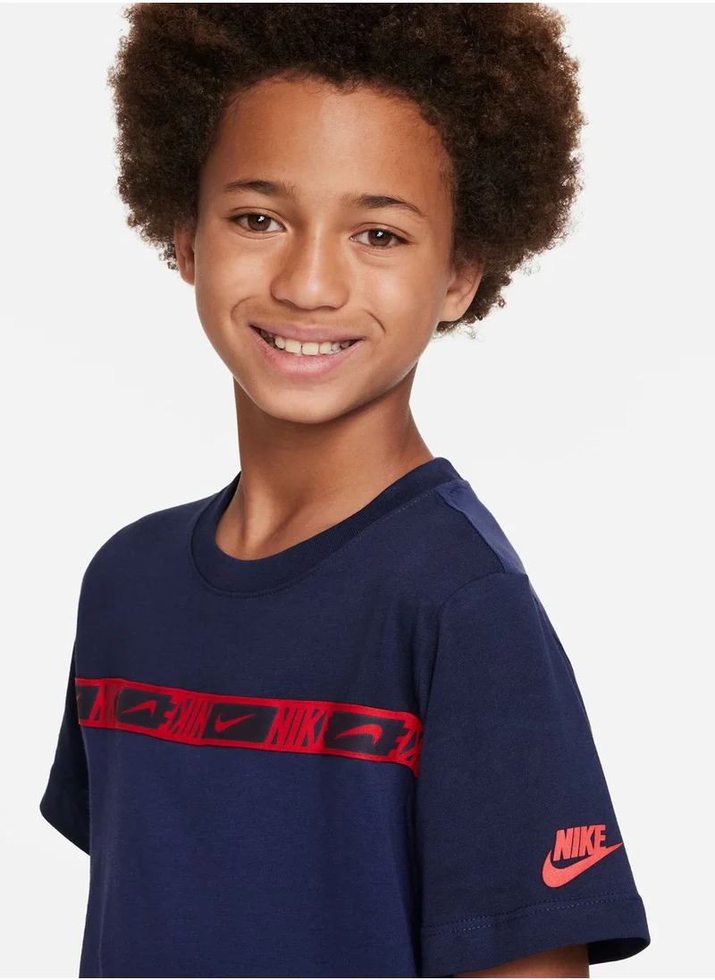 Nike Youth Nsw Repeat T-Shirt