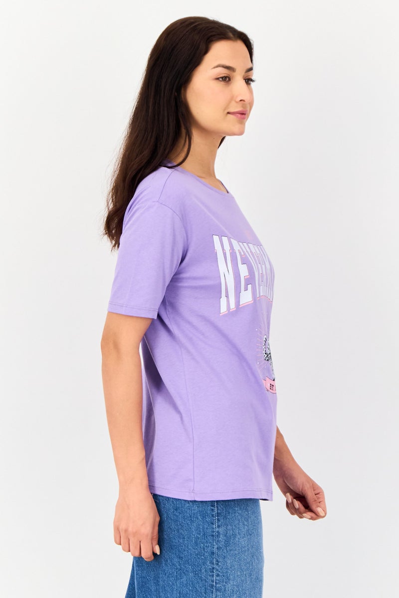 KOTON تي شيرت أولي من كوتون للنساء بأكمام قصيرة وياقة دائرية وطباعة جرافيك، بنفسجي - Image 2