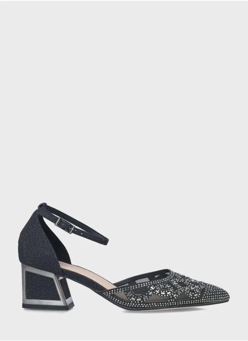 منبور Close Toe Low Heel Pumps