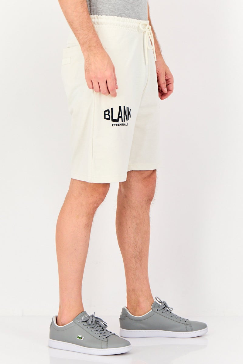 Blank Essentials شورتات أساسية للرجال بشعار العلامة التجارية، أبيض فاتح - Image 4