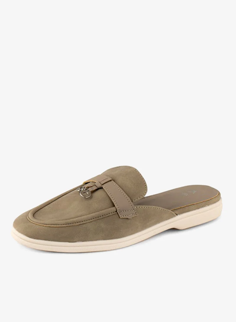 Vincci Women Pointed-toe Flat Sandals