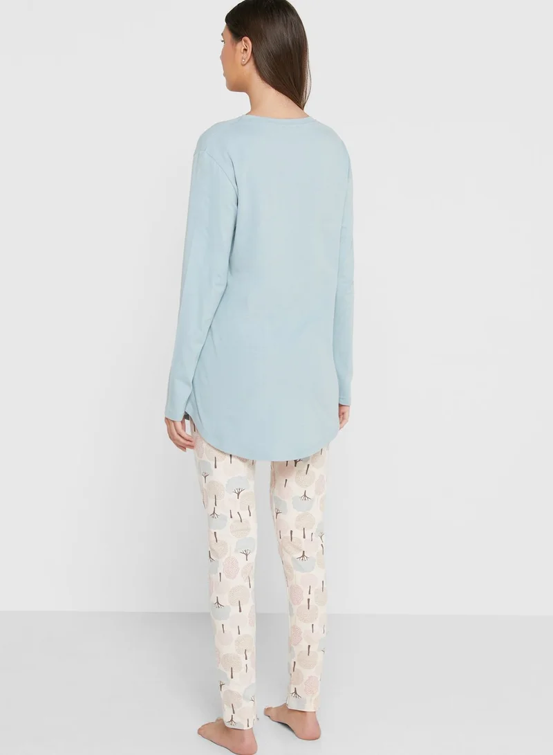 ترينديول Graphic T-Shirt & Printed Pyjama Set