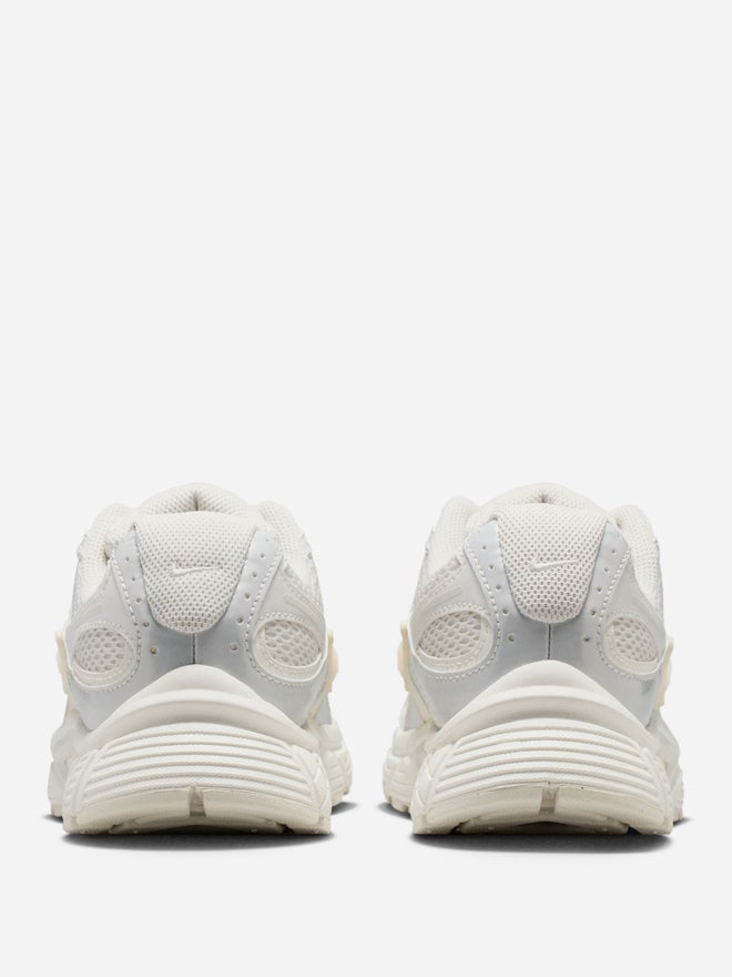 Nike V5 RNR Shoes - Image 2